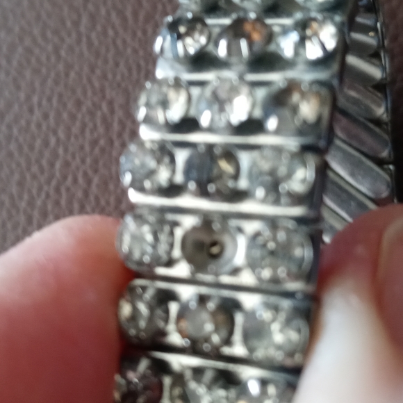 Vintage Rhinestone Stretch Bracelet Made in Hong Kong B10 AW - Picture 6 of 6
